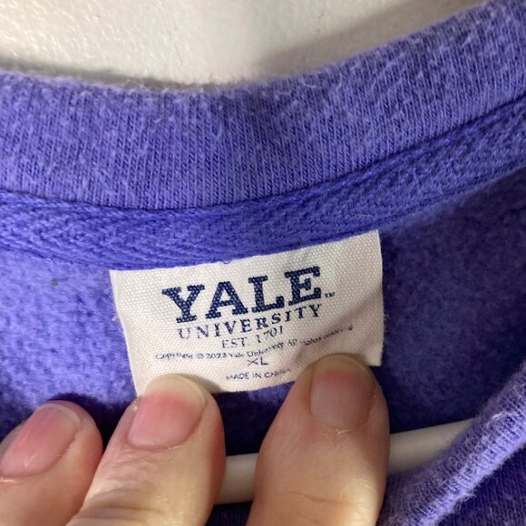 Womens Yale University Bulldogs Cropped Sweatshirt Purple XL Cotton Polyester So - Picture 6 of 10